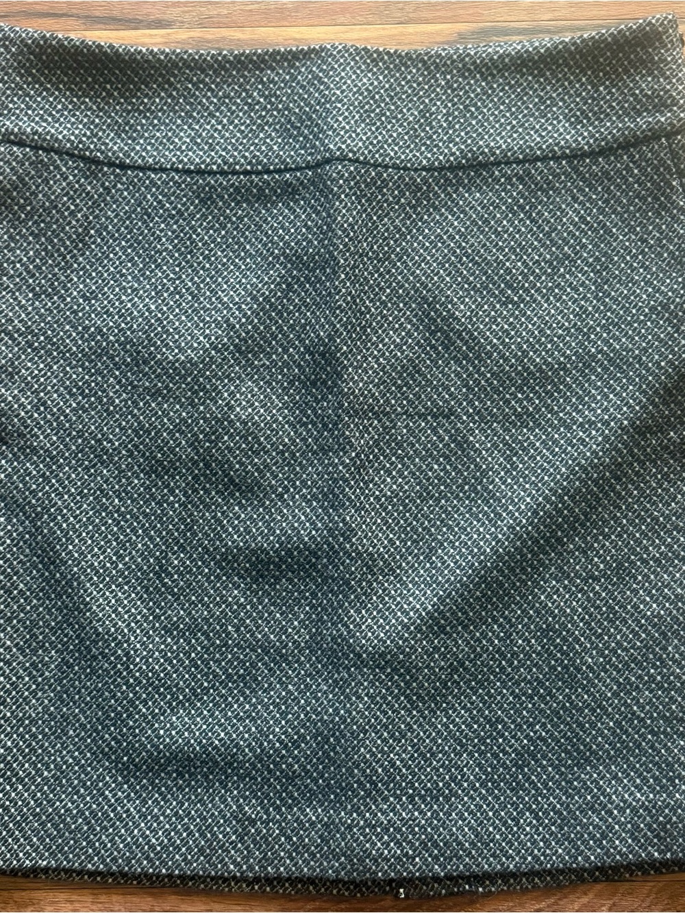 W’s 12 Loft Textured Pencil Skirt in Charcoal Gray with White Threading - NWT